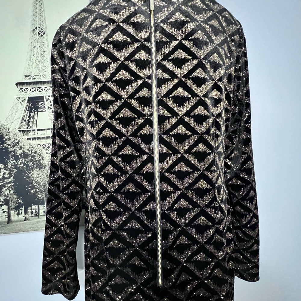 Jessica Howard Black and Gold Patterned Dress - Picture 6 of 10